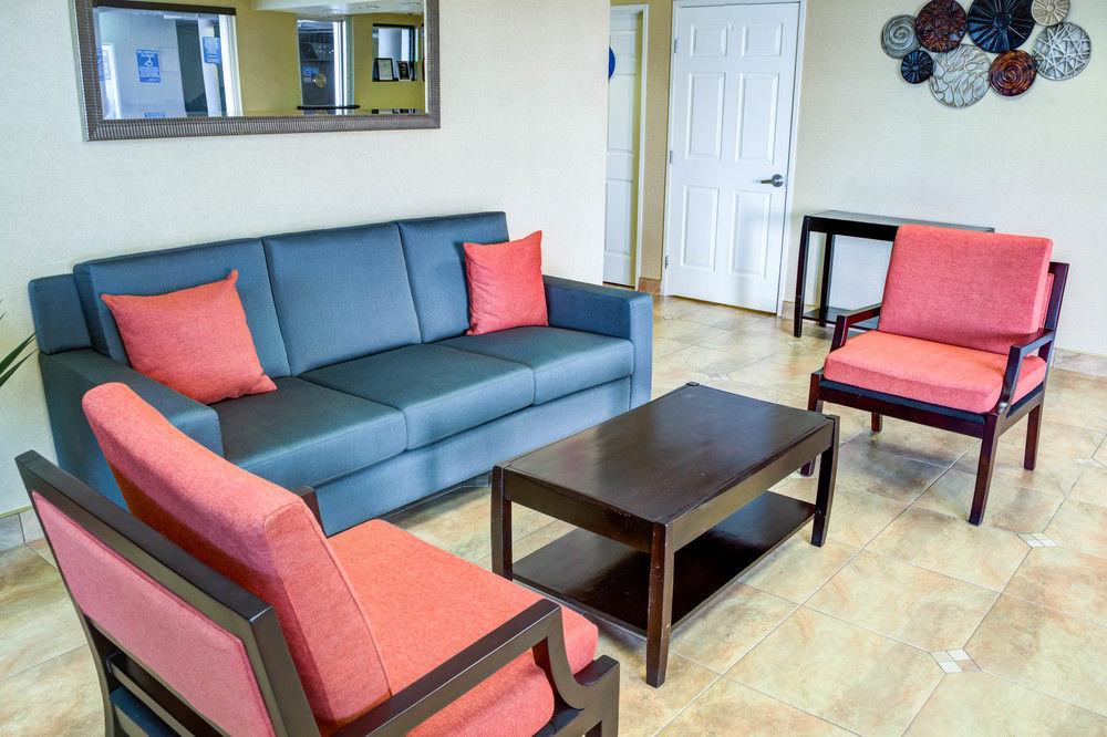 Comfort Inn & Suites Near Universal - N Hollywood - Burbank Лос-Анджелес Экстерьер фото