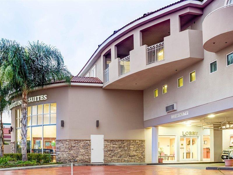 Comfort Inn & Suites Near Universal - N Hollywood - Burbank Лос-Анджелес Экстерьер фото