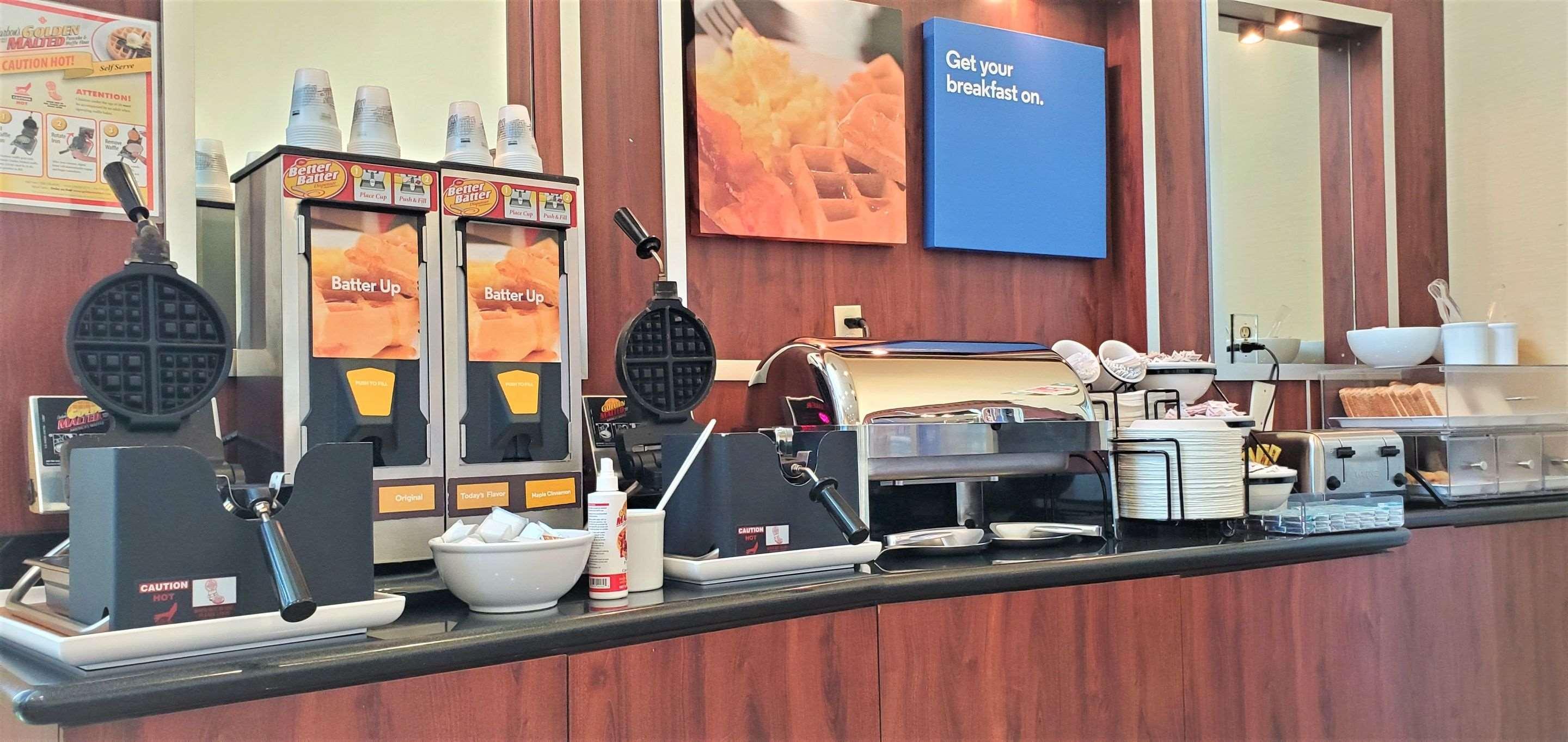 Comfort Inn & Suites Near Universal - N Hollywood - Burbank Лос-Анджелес Экстерьер фото