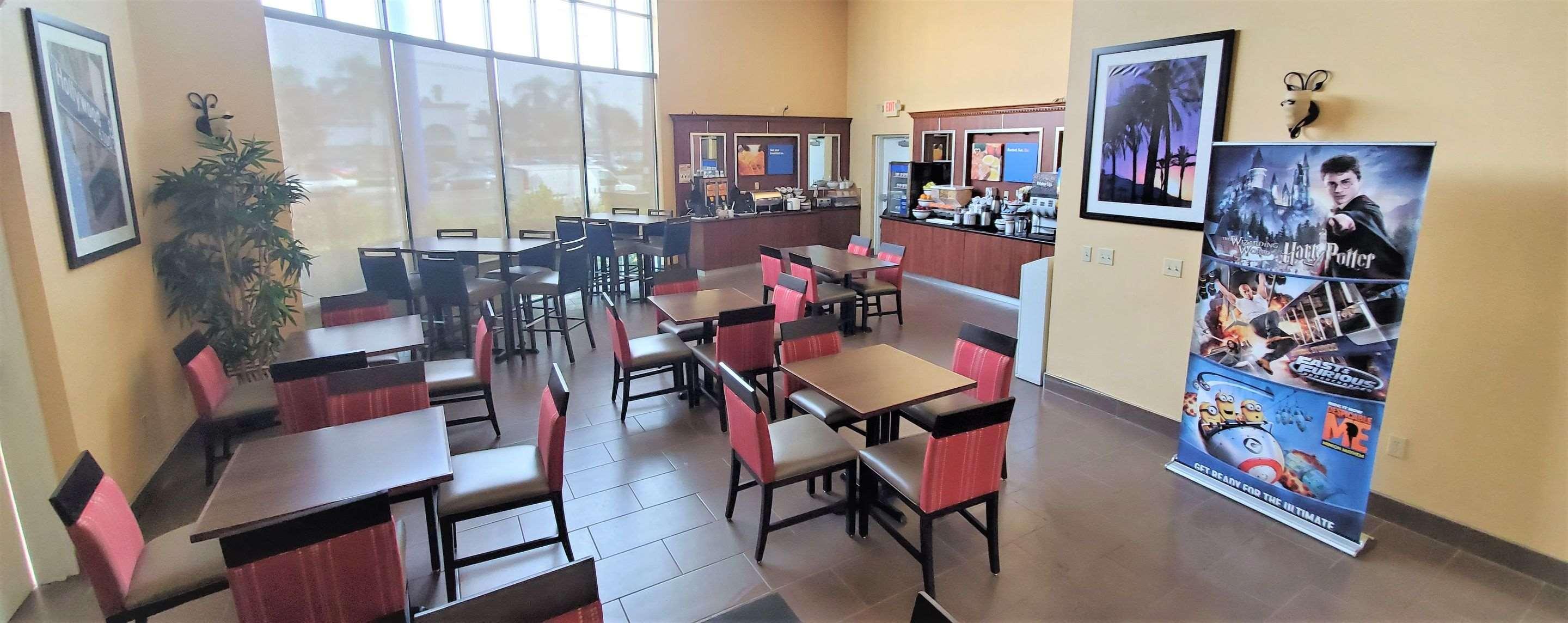 Comfort Inn & Suites Near Universal - N Hollywood - Burbank Лос-Анджелес Экстерьер фото